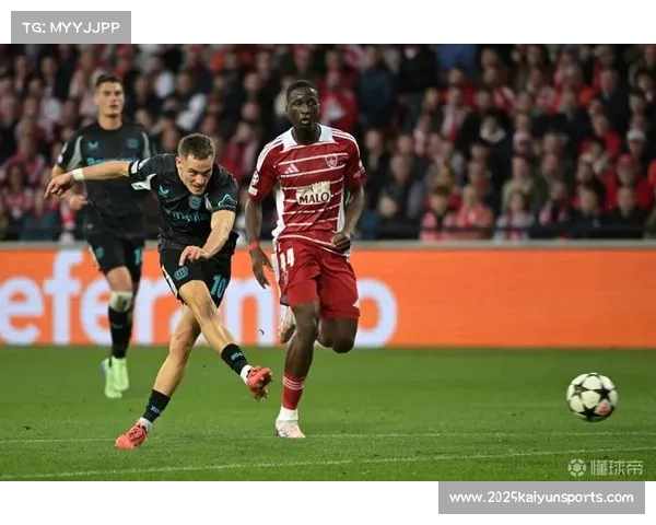 希克冷静摆脱射门，勒沃库森反击效率制胜